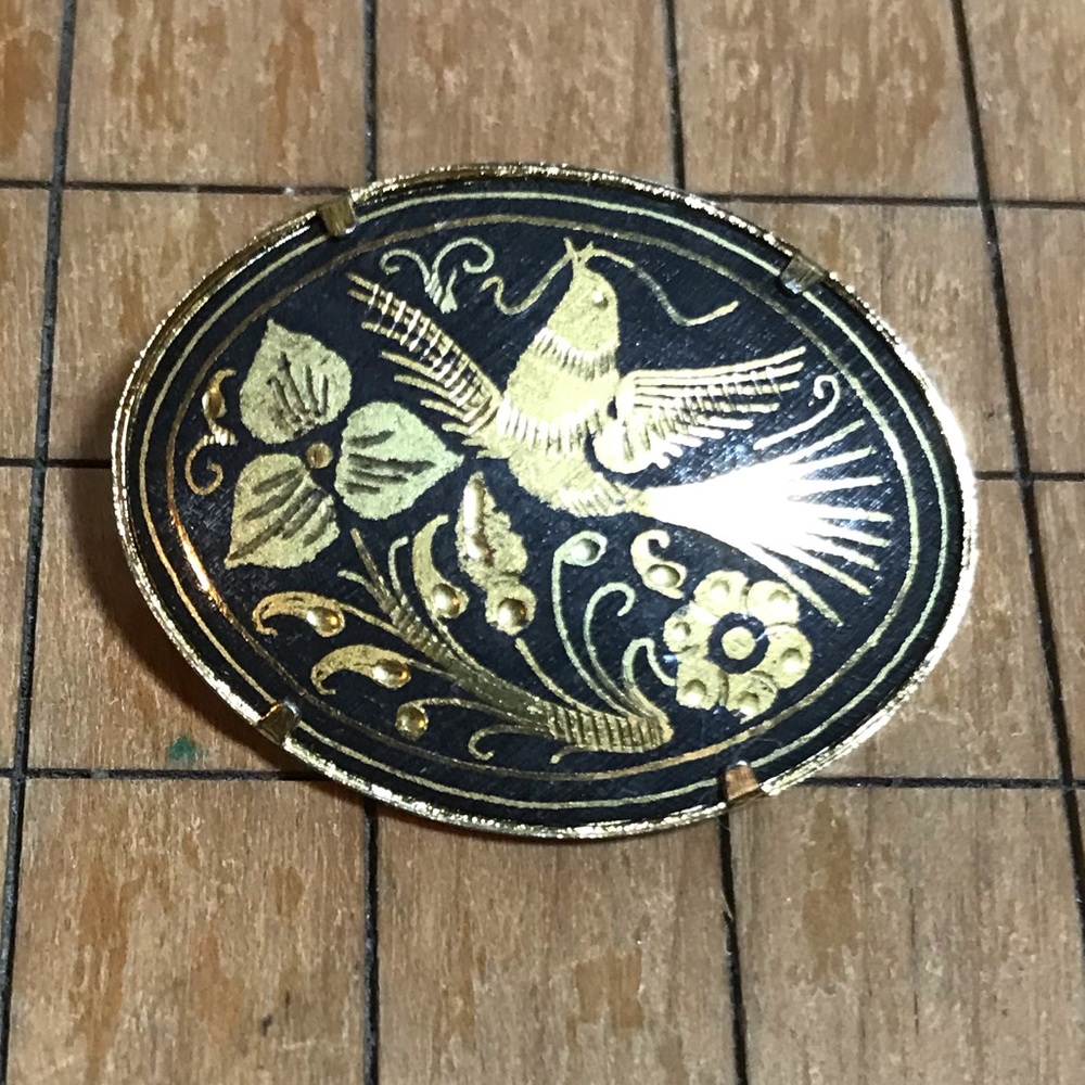 Damascene Oval Brooch Real Gold Inlay 1 1/4 W”x7/8””H Trombone Clasp Flying Bird